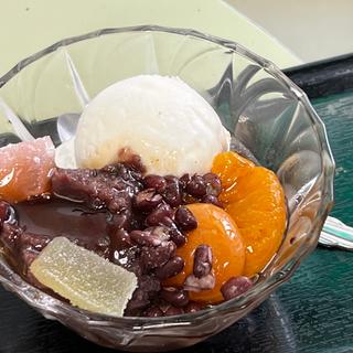 クリームあんみつ