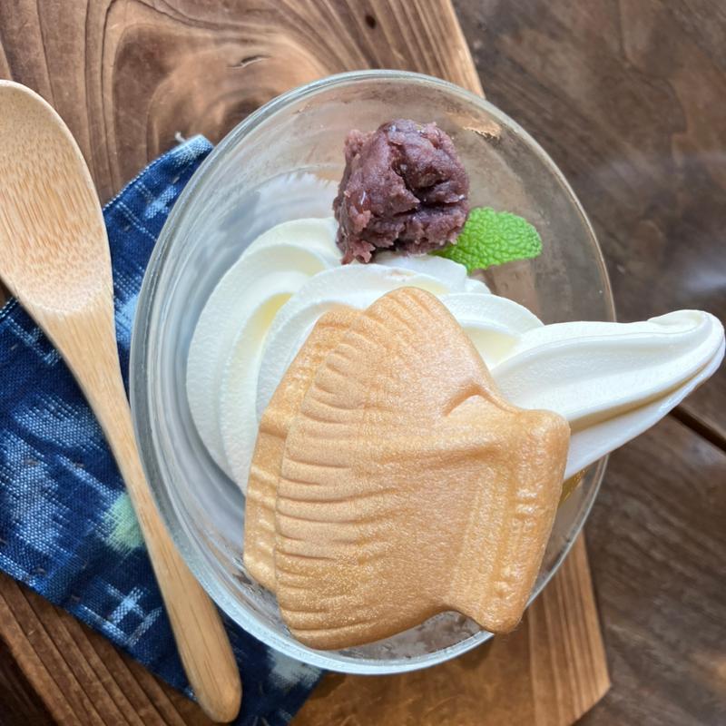 かやぶきソフトクリーム(Ｃａｆｅ＆Ｇａｌｌｅｒｙ彩花 （さいか）)