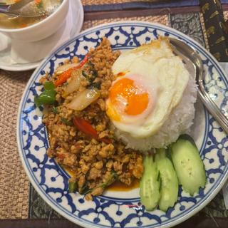 ガパオセット　鶏肉のバジル炒め