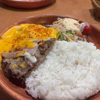 ガーリックベーコンメルティチーズバーグディッシュ