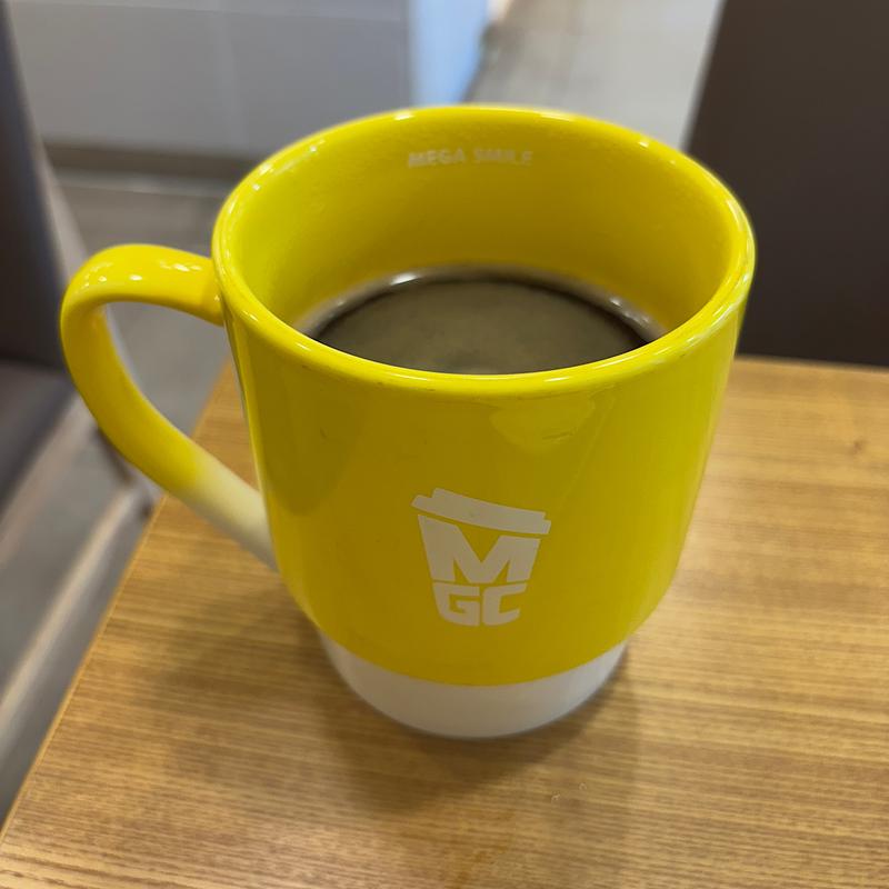 HOTアメリカーノ(메가MGC커피 안국역점)