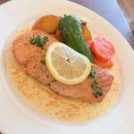 サーモンのムニエル(グリルキャピタル 東洋亭 あべのハルカス店)