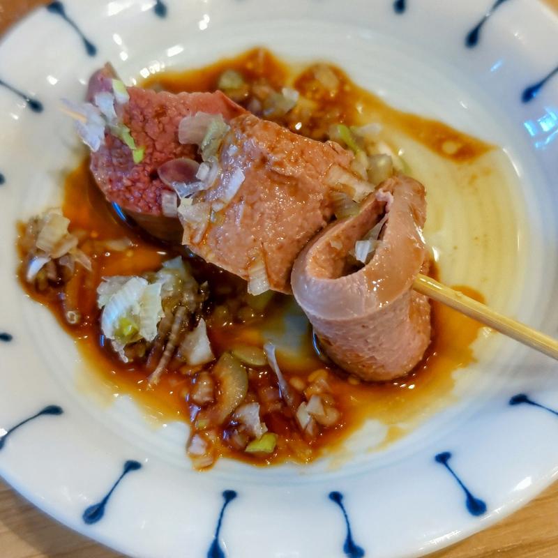 レバ刺し串(鉄板ホルモン 五の五 ぴおシティ桜木町店)