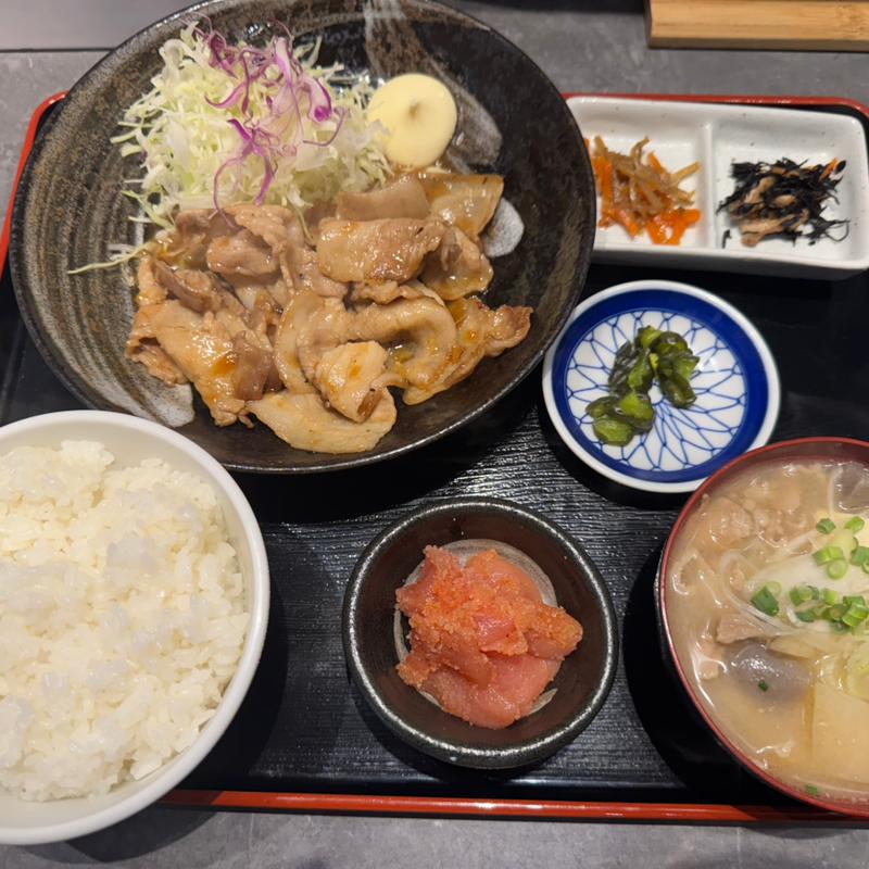 しょうが焼き定食：明太子・豚汁(酒と飯　たまる食堂)