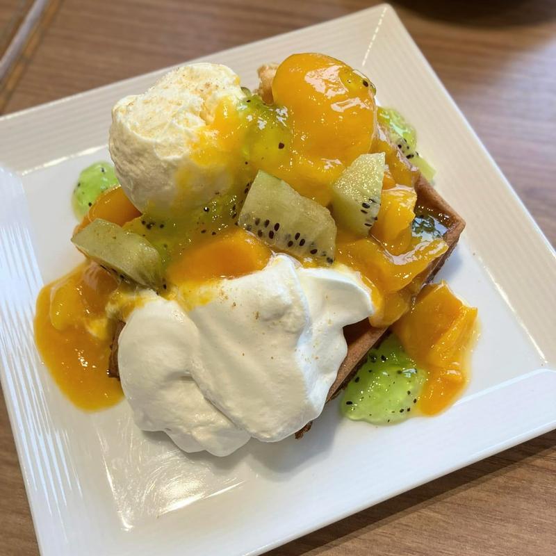 フルーツワッフル(金澤ちとせ珈琲 香林坊店 )
