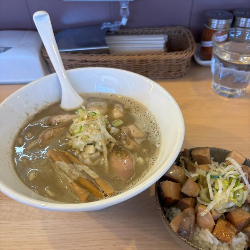 濃厚煮干しそば+コロチャーめし(麺屋あぶさん)