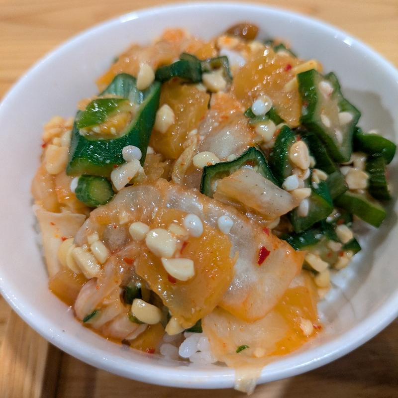 ネバネバスタミナ丼【本日のおすすめ飯】(中華そば 肴 yamago(ヤマゴ))