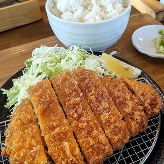 とんかつ定食(とんかつ割烹 やすいみ〜と)