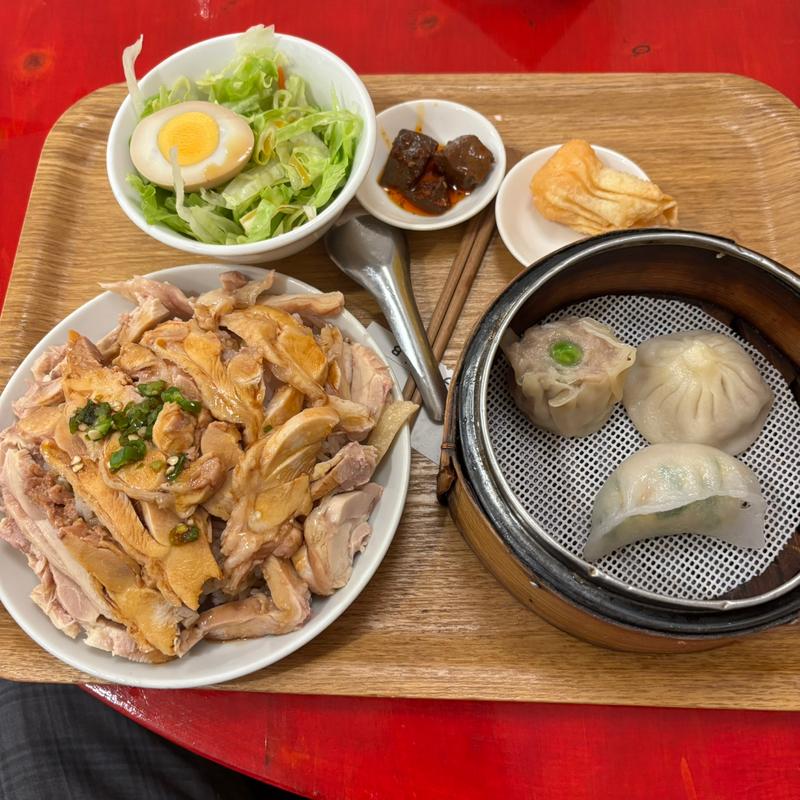 嶺南白鶏飯、点心3種(宝味八萬)