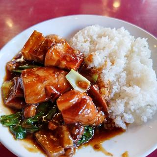 豚肉の角煮掛けごはん(四五六菜館 別館)