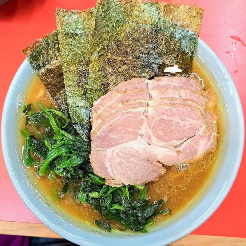 ラーメン 中盛 ほうれん草(横浜ラーメン武蔵家 船橋店 )