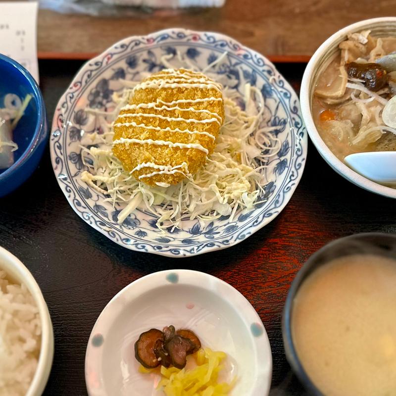 モツ煮定食コロッケ付き(満天酒場 中山北口店)