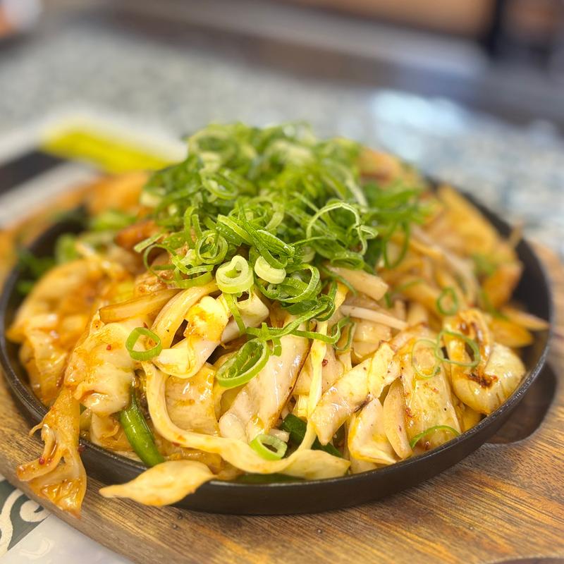 ホルモン焼きうどん(ひろし食堂)