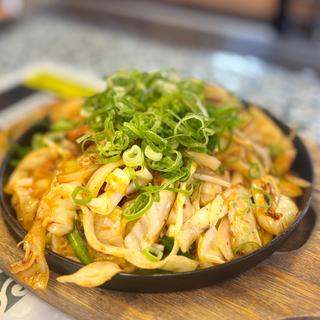 ホルモン焼きうどん