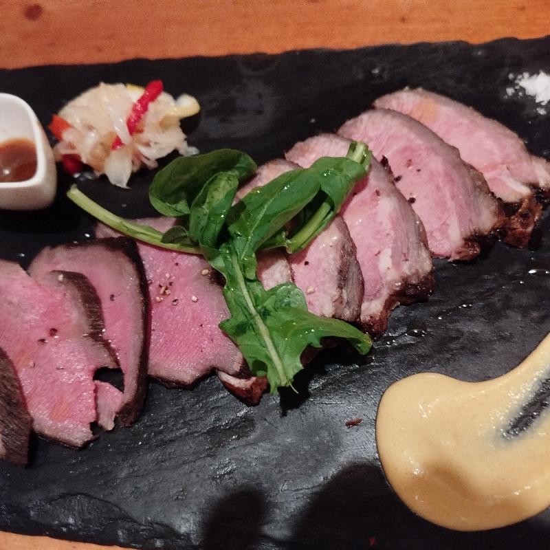 牛たんのローストビーフ(ビストロ オオカミ)