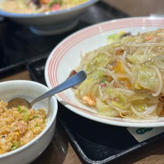 (リンガーハット 西池袋店)