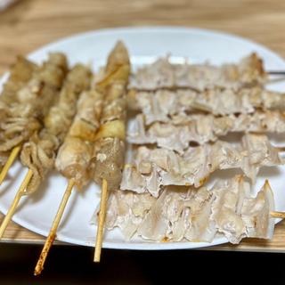 焼き鳥盛合せ(なんこつ、ももにんにく、かわ)