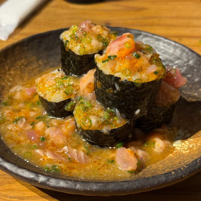 飲めるという噂のトロたく巻き(シハチ鮮魚店 狸COMICHI店)