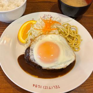 ハンバーグ定食