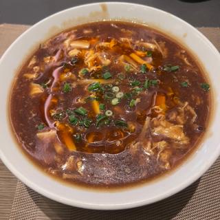 海鮮酸辣湯麺