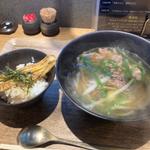 平日ランチセット（牛肉うどん＋煮穴子ごはん）