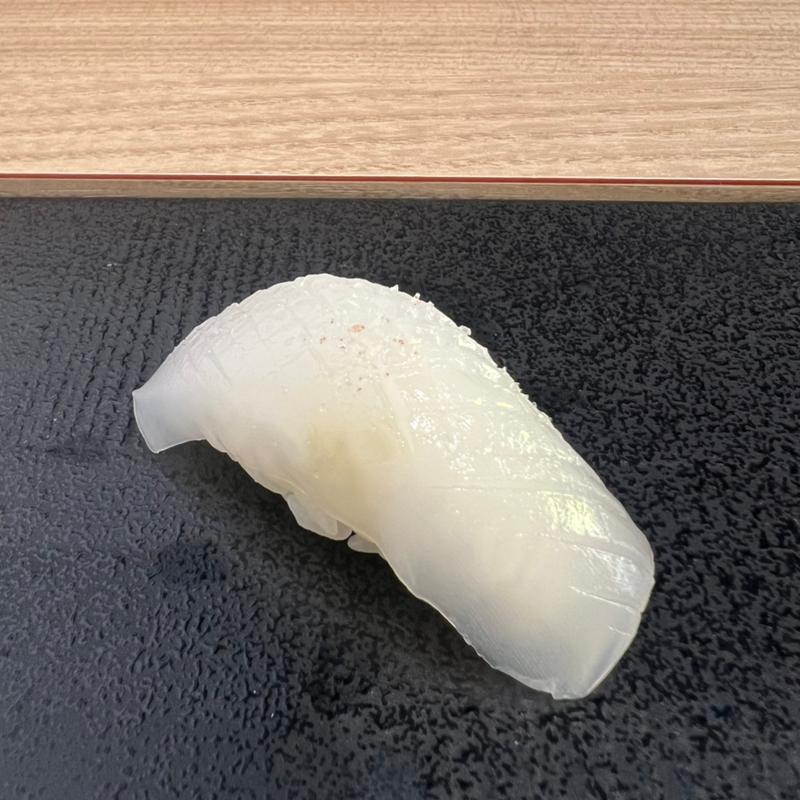 イカの握り(鮓 くおん)