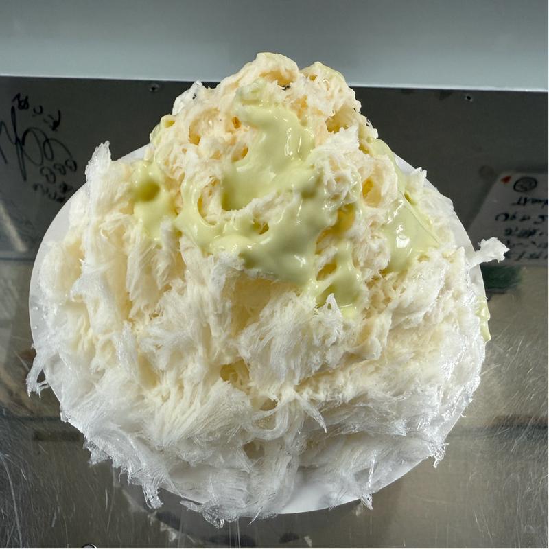 アボカドクリームにラズベリーー(天然氷・かき氷・多りきほんがん堂)