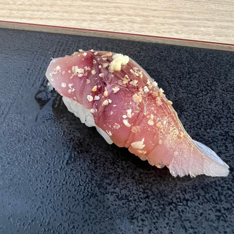 〆鯖の握り(鮓 くおん)