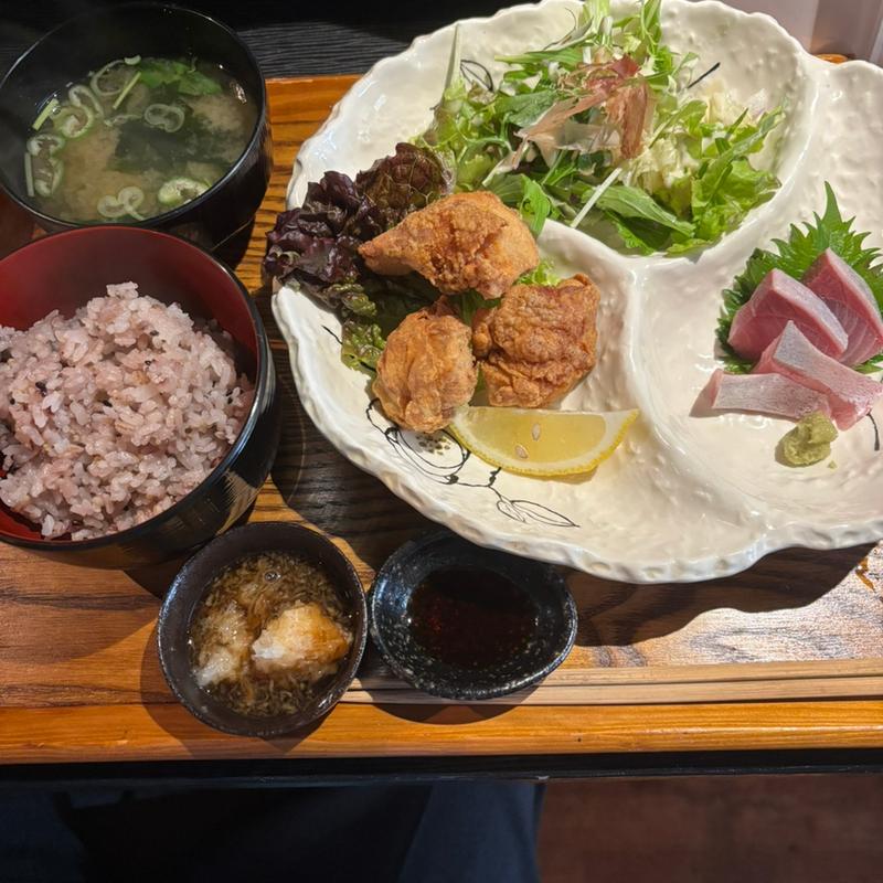 ワラサの刺身と唐揚げの気まぐれ定食(ZERO STYLE)