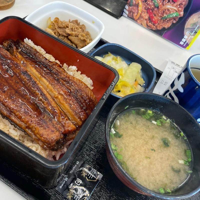 うな重牛小鉢セット(吉野家 祖師ケ谷大蔵駅前店)