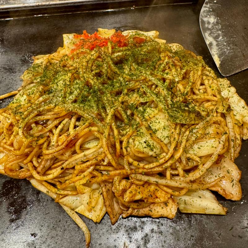 イカ豚焼きそば(お好み焼 おかる)