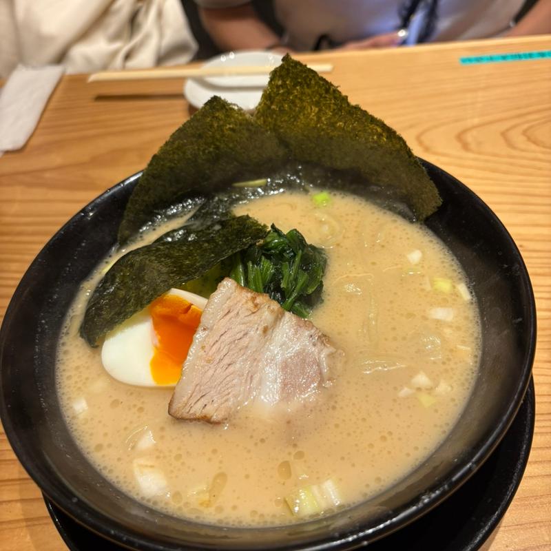 豚骨醤油ラーメン 全部のせ(オリオン餃子 本店)