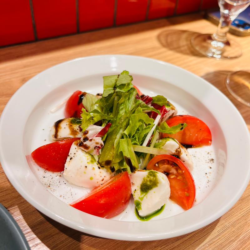 カプレーゼ(酒屋食堂スタンドましか)