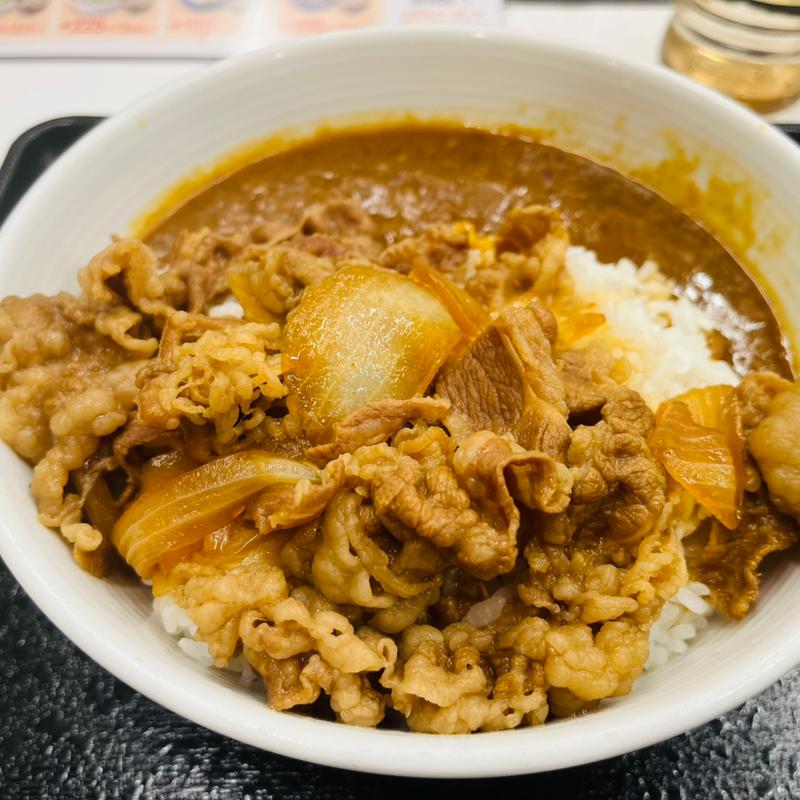 肉だく牛魯珈カレー(吉野家 千早東店)