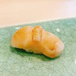 ホタテ（おまかせランチコース）(鮨 たくつ)