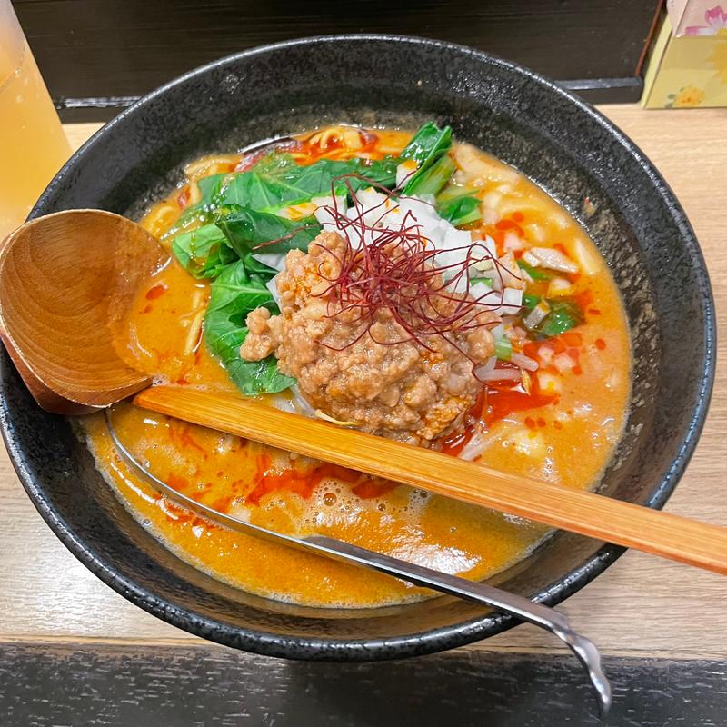 白胡麻担々麺(麺や 蓮と凜 （メンヤ レントリン）)