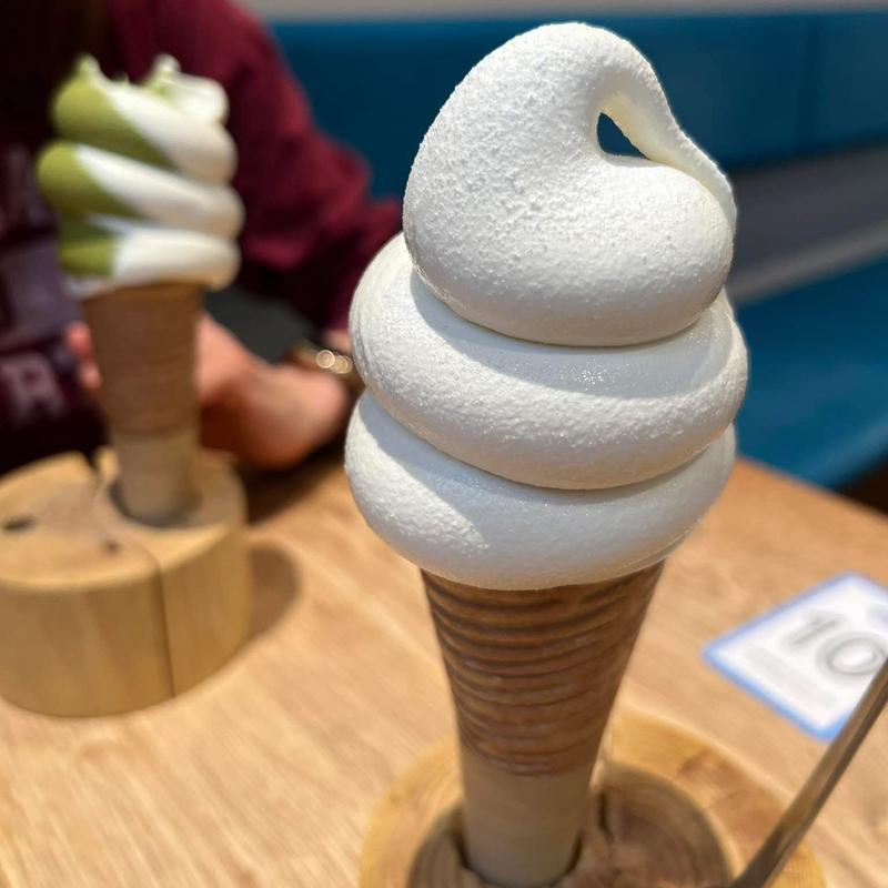 つばめソフトクリーム(天然酵母の食パン専門店 つばめパン&Milk 杁ヶ池公園店)