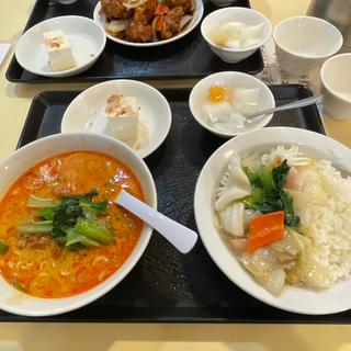 海鮮丼と担々麺