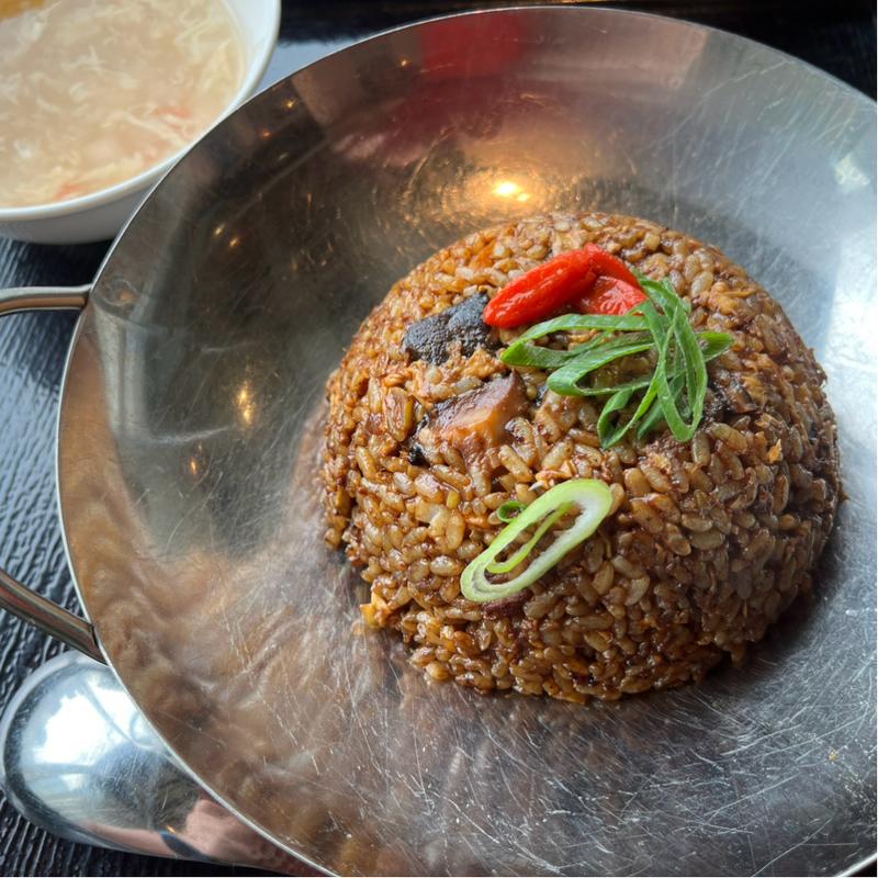 揚州式黒五目チャーハン(KAMONKA 點)