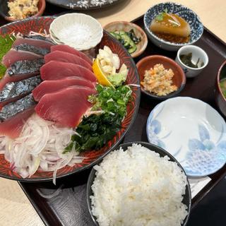 鰹の刺身とタタキ定食(西村商店 アグリコレット店)