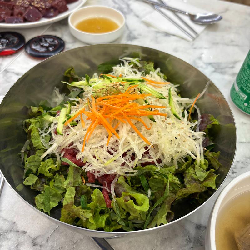 ユッケビビンバ(신창신육회빈대떡)