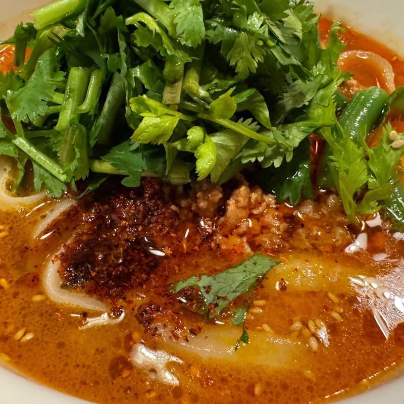 しびれる辛さのマーラー刀削麺(刀削麺の王様 茅場町店)