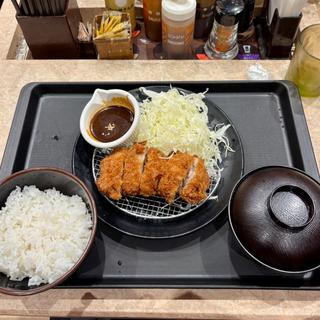 味噌チキンかつ定食(松のや 新橋店)