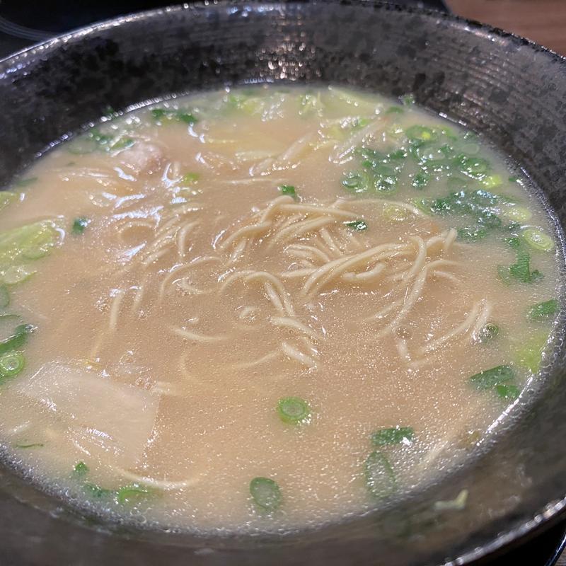 ぶっかけ博多ラーメン(博多もつ麺堂)