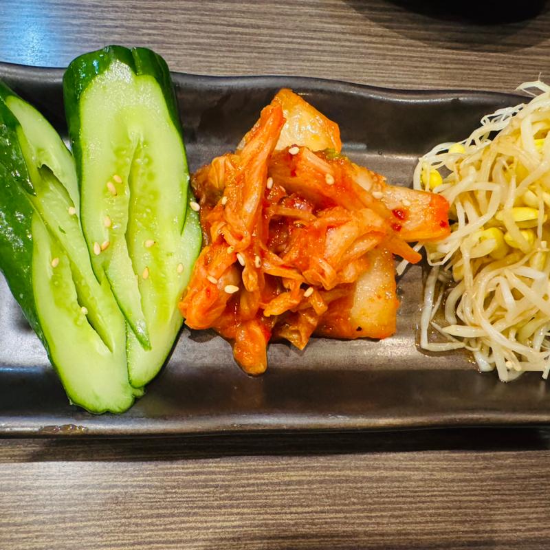 キムチ盛り合わせ(ともろうJ.r)