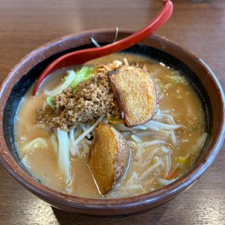 北海道味噌野菜ラーメン(麺場 田所商店 札幌平岸店 （タドコロショウテン）)