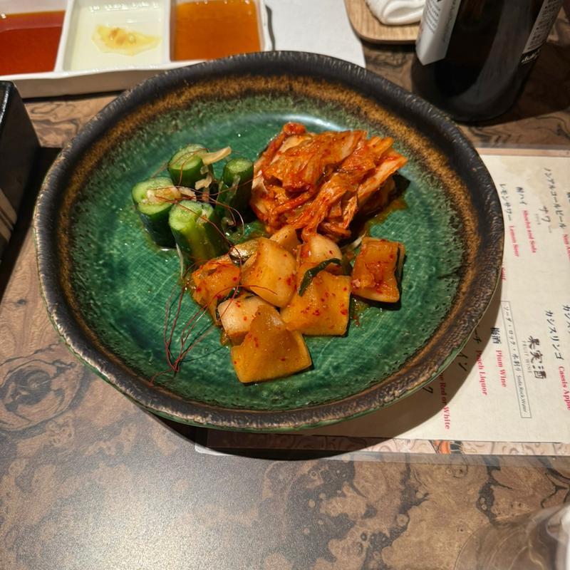 キムチ盛合せ(東京焼肉 平城苑 浅草総本店)