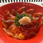 銀鮭マス子のダブル丼