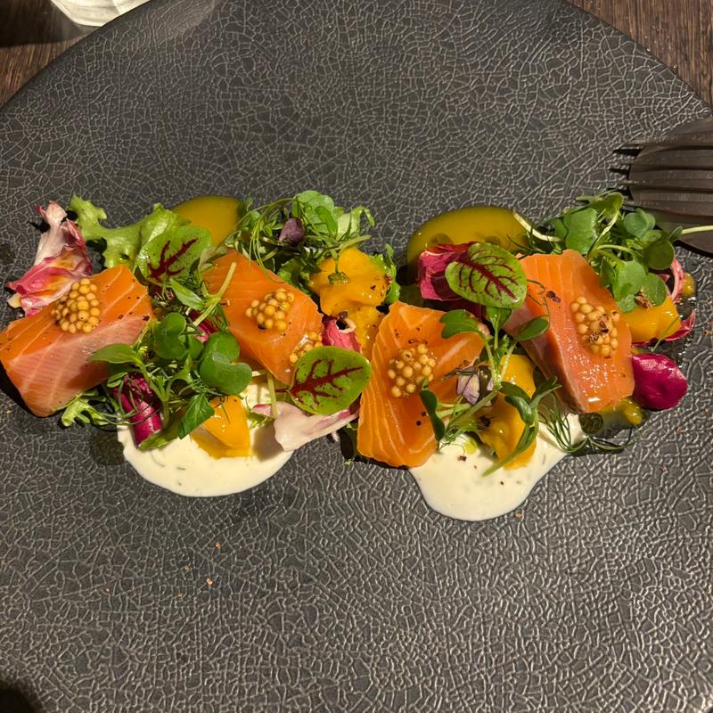 TAS産サーモンのミ•キュイ(Arossa 渋谷)