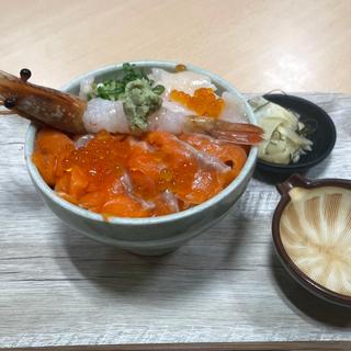 海鮮4種盛り丼
